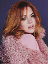 组图：林赛-罗韩写真露单乳 身材恢复烟不离手