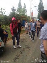 组图：文章低调筹划复出 与谢霆锋自拍心情好