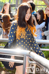 组图：4minute泫雅参加彩排 戴墨镜尽显女王风范