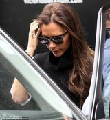 组图：贝嫂出街忙新店装修 爸爸当家小七变邋遢