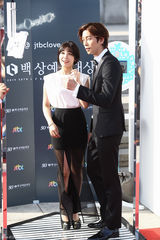 独家高清：又是一年百想红毯 众星云集争奇斗艳