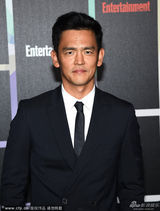 组图：吸血鬼妮娜秀性感 《权力游戏》群美争艳