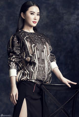 组图：石天琦写真大气复古 突显别样潮范儿