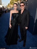 组图：皮特捧场朱莉遭男子拳击 肇事者被逮捕