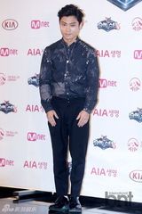 组图：韩星白智英出席发布会 展优雅性感