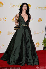 组图：萨拉-丝沃曼获得艾美奖综艺类最佳编剧