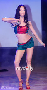 组图：韩女团TAHITI首唱会性感热舞惹火挑逗