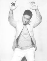 组图：甄子丹活力绅士写真酷范儿十足