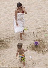 组图：佩内洛普-克鲁兹产后发福 激凸显肚腩