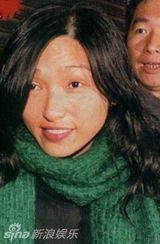 组图：20年等待！古巨基与44岁助理女友终成婚