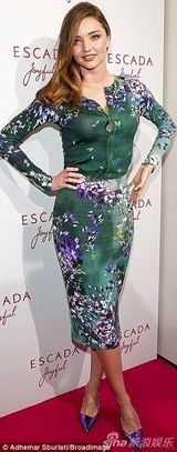 组图：米兰达-可儿新欢疑曝光 与赌业大亨乘游艇出海