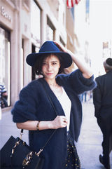 组图：高圆圆纽约街头照 自在随性潮范儿十足