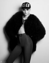 组图：最美男模宣布变性 时尚大片雌雄同体