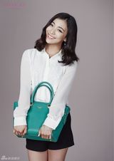 组图：孟佳LUNA拍写真 性感靓丽酷感十足