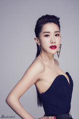 组图：张暖雅赴台拍写真 多样风格尽显优雅魅惑