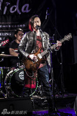 组图：黄义达首场个唱靠众筹 从小听黑豹唐朝