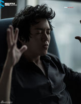 组图：李云迪写真变霸道钢琴家 酣睡嘟唇呆萌