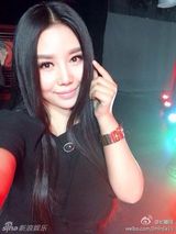 组图：超女纪敏佳被疑整容 自拍变锥子脸女神