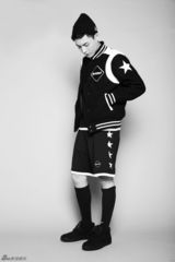 组图：冯铭潮动感大片曝光 律政新人萌范儿十足