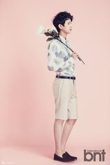 组图：帝国之子展熟男魅力 散发夏日香气