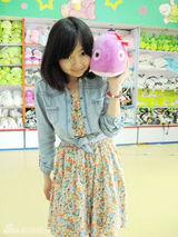 组图：80后美女大学生出家 雪域高原苦练修行