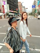 组图：范玮琪怀双胞胎 陈建州被封炫妻狂魔