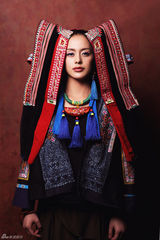 组图：王力可异域风情写真 绽放别样魅力