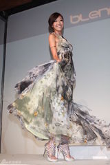 组图：隋棠身形消瘦代言走秀 享受单身不理旧爱绯闻