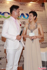 组图：陈茵媺与陈豪恩爱现身 否认因患病退隐