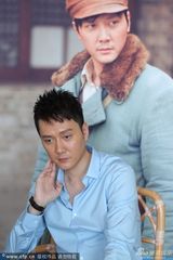 组图：《黄金时代》冯绍峰受访 汤唯白裙露甜笑