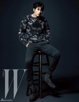 组图：韩星郑雨盛写真 尽展中年男子忧郁气质