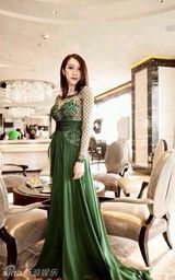 组图：潘石屹儿媳生活照曝光 上围丰满身材姣好