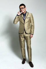 组图：杨烁商务写真温暖笑容彰显绅士魅力