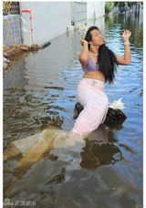 组图：画面太美不敢看！泰国流行模仿美人鱼