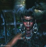 组图：蕾哈娜炫彩妆容大片 暗黑精灵部落野性风