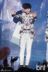 组图：Infinite智妍等众歌星献唱《冠军秀》