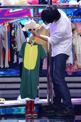 组图：郭敬明录快本临时换位 仍然遭遇“韩寒”