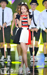 组图：《The Show》女团争奇斗艳献动感舞台