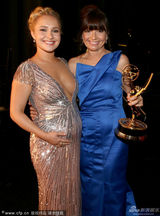 组图：盖尔-曼库索获得艾美奖喜剧类最佳导演