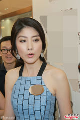 组图：老公被指夜会嫩妹 陈慧琳澄清属角度问题