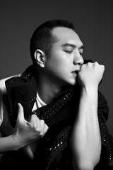 组图：黄觉闷骚系黑白大片 展现率真另类时尚