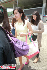 组图：逾六十女生参加港姐复试