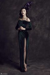 组图：林芮西夏日复古写真 怪趣帽子引时尚热潮