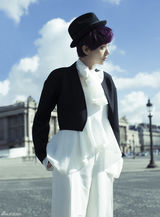 组图：郭雪芙登台版《Vogue》时尚俏丽