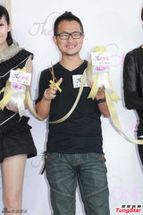 组图：不老女神！周慧敏秀美腿 望再合作九把刀