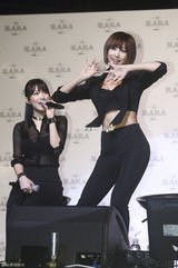 独家高清：Kara性感回归 瘦弱具荷拉腹部现赘肉