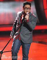 幻灯：《美国偶像》第九季12进11淘汰赛摇滚再现