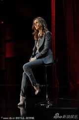 组图：席琳-迪翁赌城开唱 霸气十足不失性感