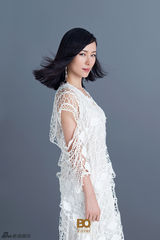 组图：江一燕风情妖娆登封面 随心而动气场足