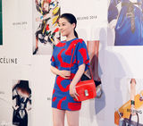 组图：王菲亮相品牌秀帅气十足 那英端庄典雅